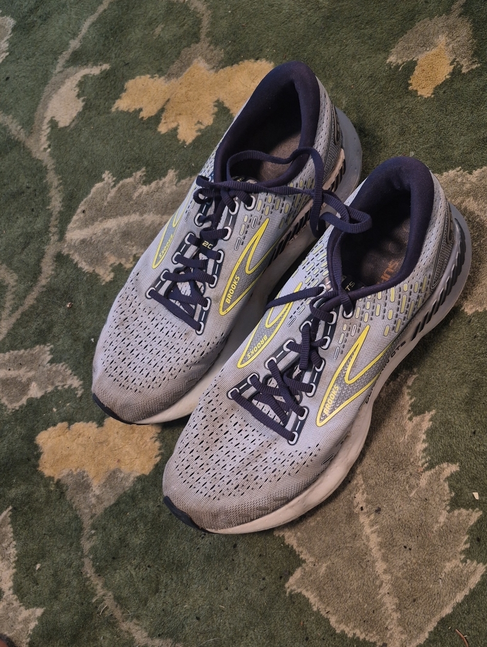 Brooks Men's Running Sneakers in Gray with Yellow Accents